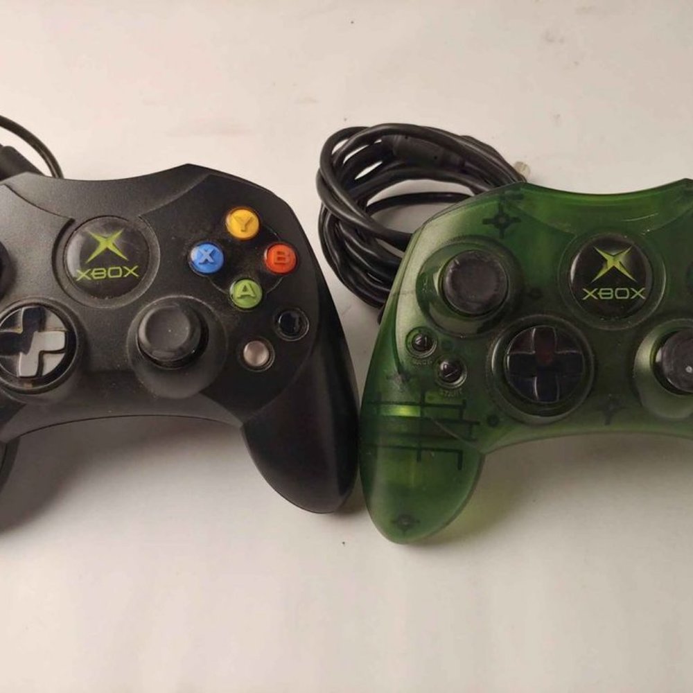 2 Used Xbox Wired Controllers for Microsoft Xbox
